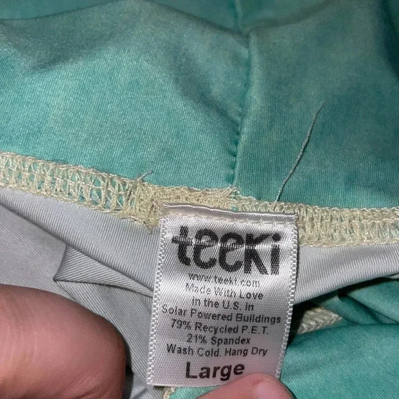 Teeki Women’s Green Cropped Skull Leggings Size Large - Picture 4 of 6